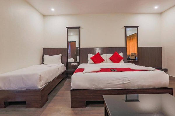 Suite | Iron/ironing board, bed sheets