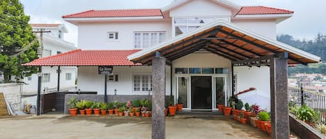 숙박 시설 정면