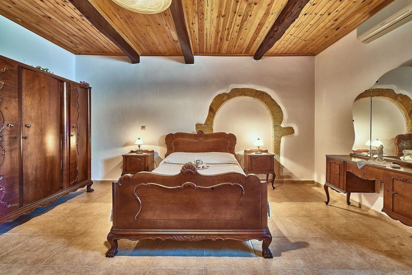 Achilleas Apartments 