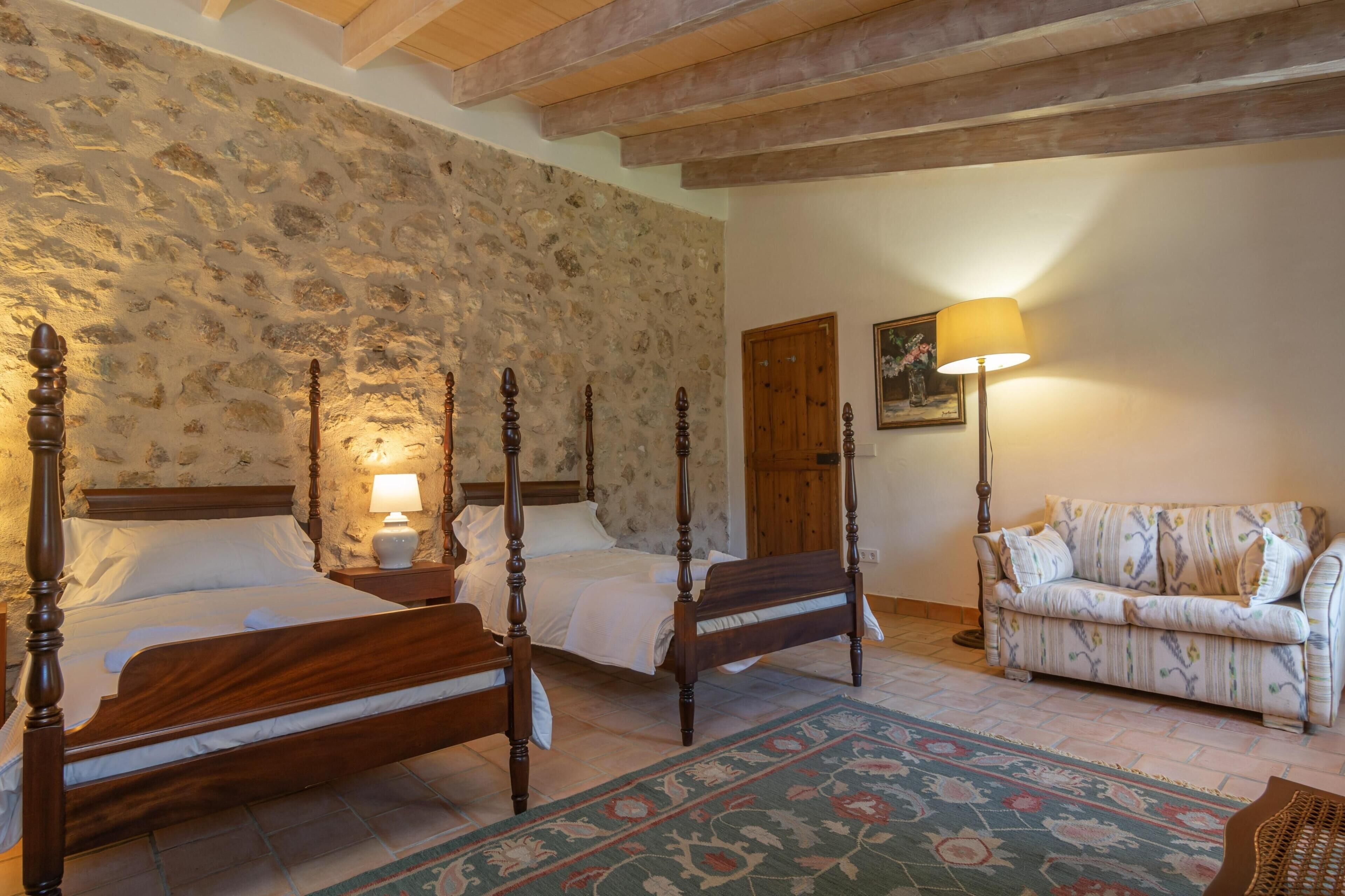 2 chambres, fer et planche à repasser, Wi-Fi gratuit, draps fournis