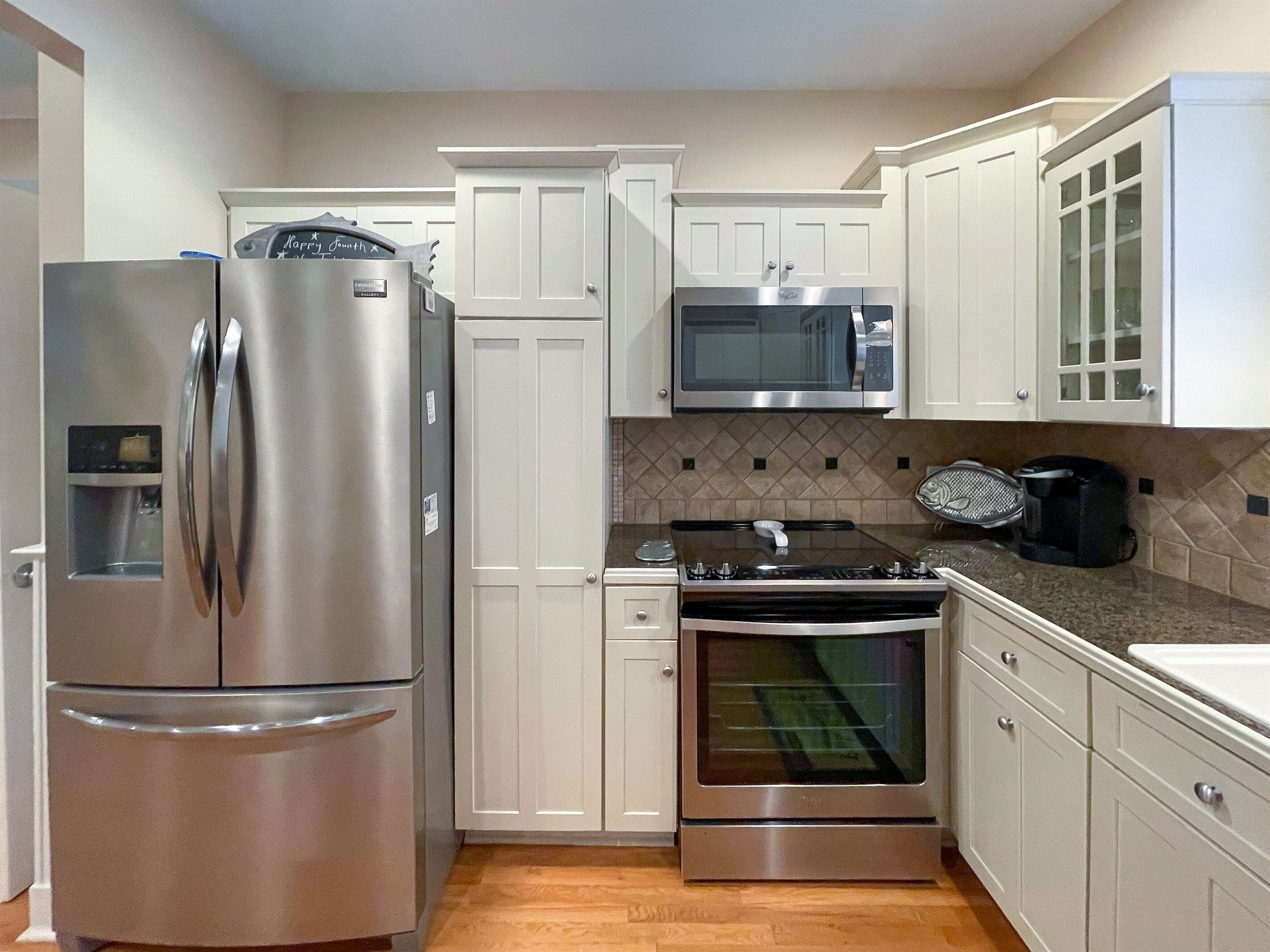 Absolutely Paradise- 3 bedroom + Loft! Heated Pool