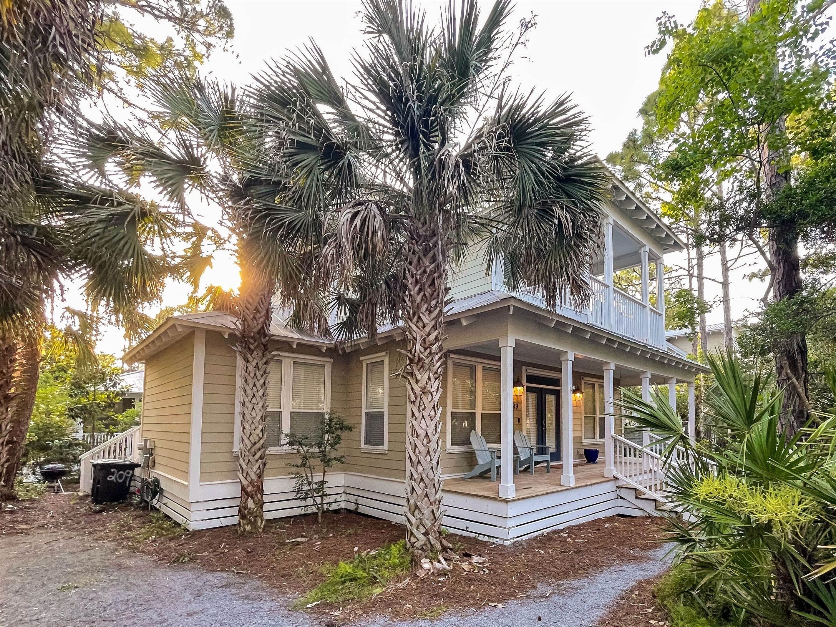 Absolutely Paradise- 3 bedroom + Loft! Heated Pool