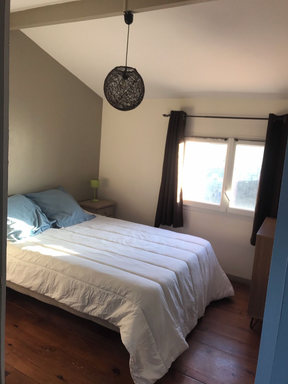 3 habitaciones, tabla de planchar con plancha y wifi gratis 