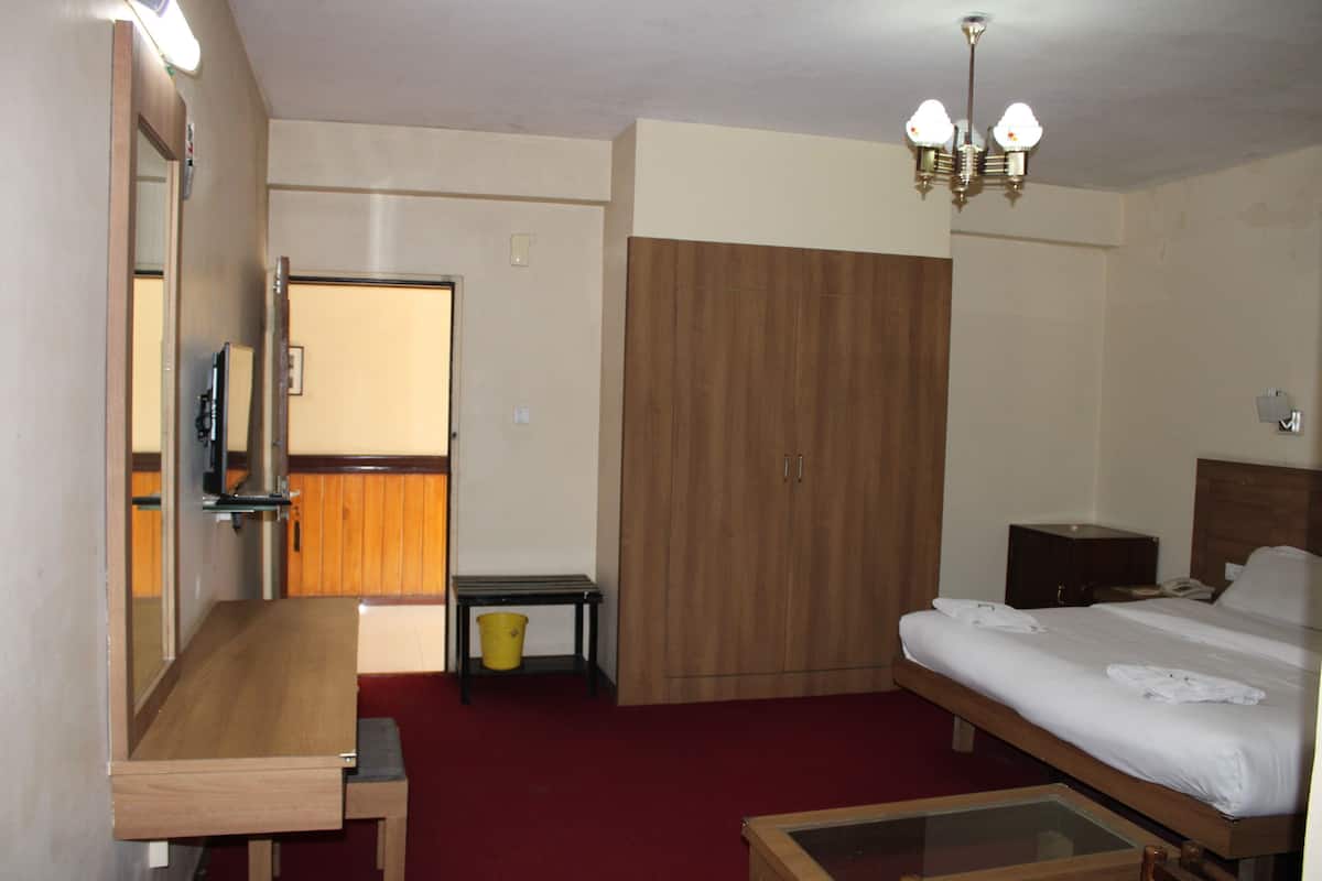 Desk, free WiFi, bed sheets
