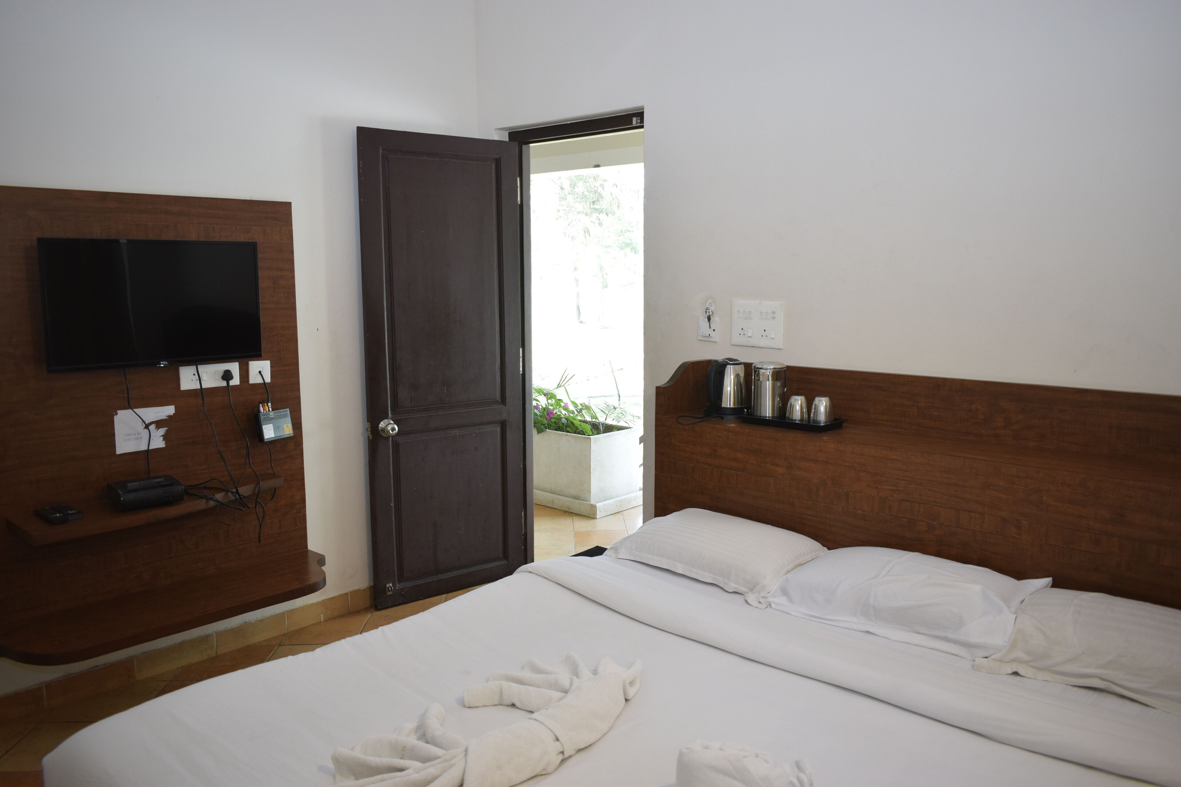 Royal Twin Room | Free WiFi, bed sheets