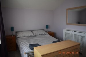 3 bedrooms, iron/ironing board, free WiFi, bed sheets