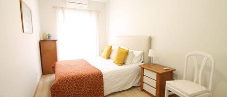 Apartment | 2 bedrooms, iron/ironing board, free WiFi