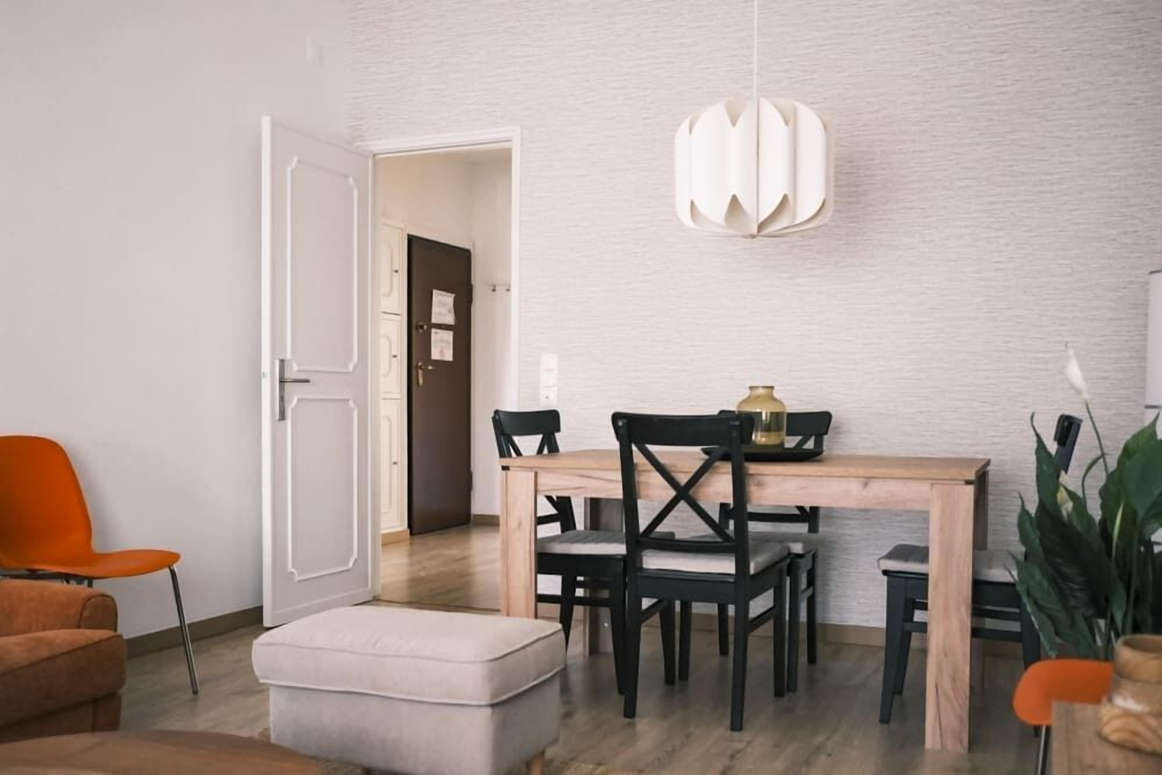 Apartamento | Área de estar | TV 42 polegadas com canais a cabo