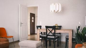 Apartamento | Área de estar | TV 42 polegadas com canais a cabo