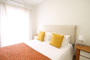 Apartment | 2 bedrooms, iron/ironing board, free WiFi - Nice Flat by Quinta das Conchas (Lisbon)