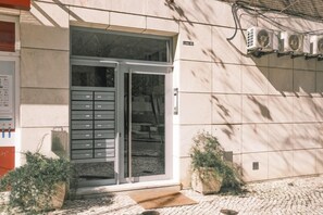 Property entrance - Nice Flat by Quinta das Conchas (Lisbon)