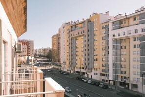 City view from property - Nice Flat by Quinta das Conchas (Lisbon)