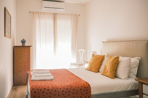 Apartment | 2 bedrooms, iron/ironing board, free WiFi - Nice Flat by Quinta das Conchas (Lisbon)