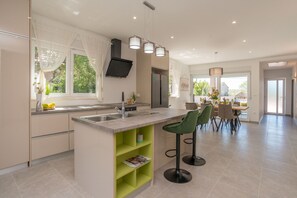 Private kitchen - Villa Summer House (Benkovac)