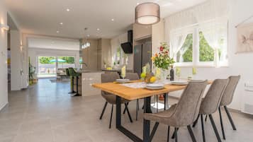 Villa, 3 Bedrooms, Accessible, Private Pool | In-room dining