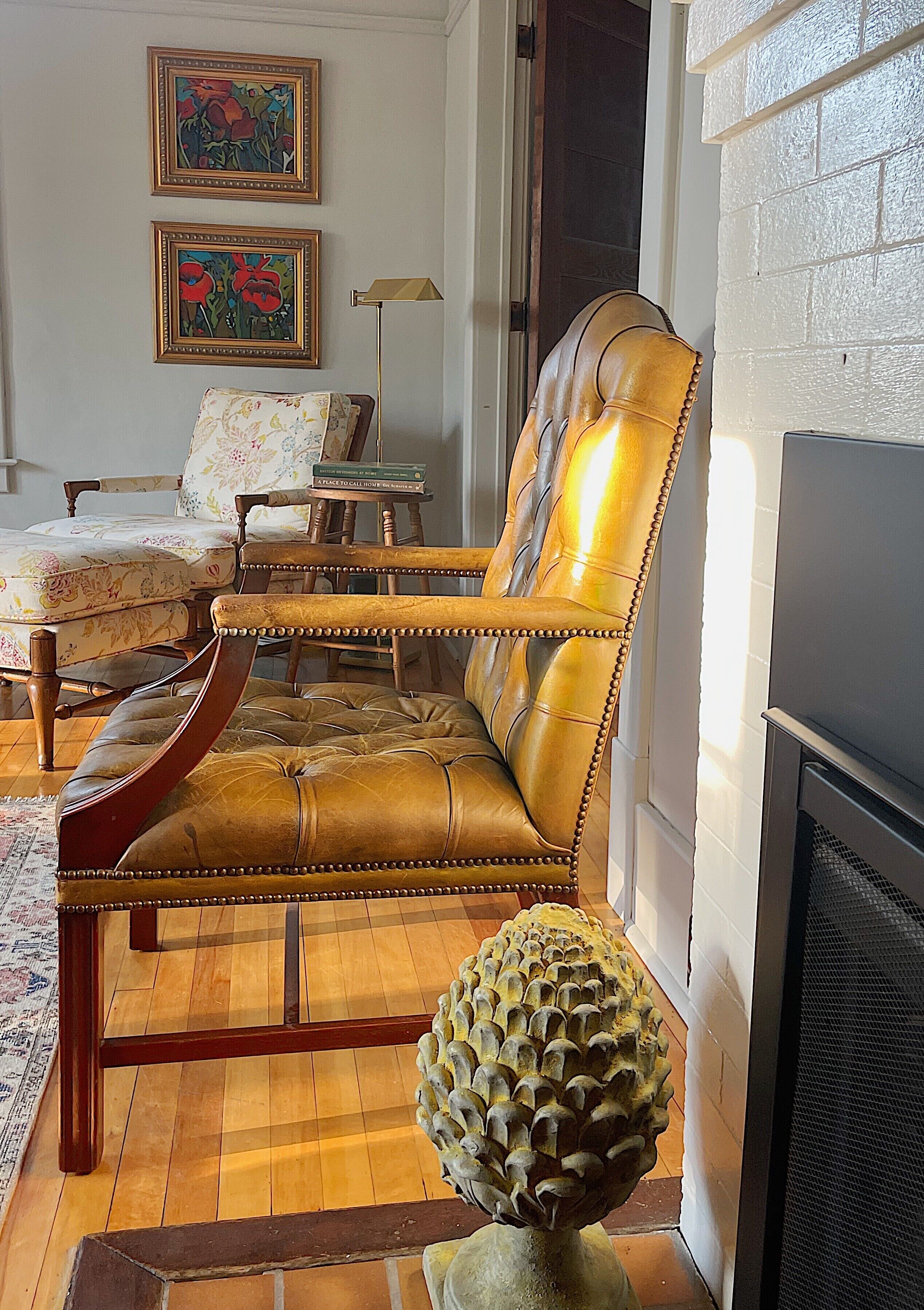 Historic MICHIGAN AVE downtown CVX, New HOT TUB! 