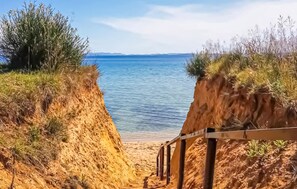 Beach nearby - Beach front home in Privlaka (Privlaka)