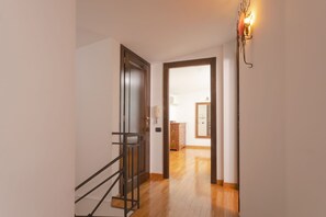 Interior - Naples Center Apartment 2 (Napoli)