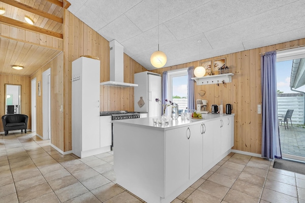 Réfrigérateur, plaque de cuisson, lave-vaisselle, cafetiÚre/bouilloire