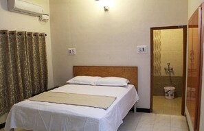 Kamar Double Standar | Tempat tidur lipat/tambahan, Wi-Fi gratis, dan seprai linen