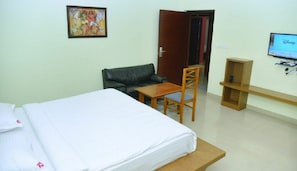 Habitación doble estándar | Camas extra, wifi gratis y ropa de cama 
