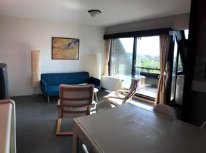 TV - Between dunes and sea (De Panne)