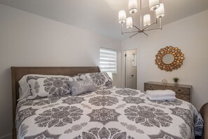 4 bedrooms, desk, iron/ironing board, travel cot