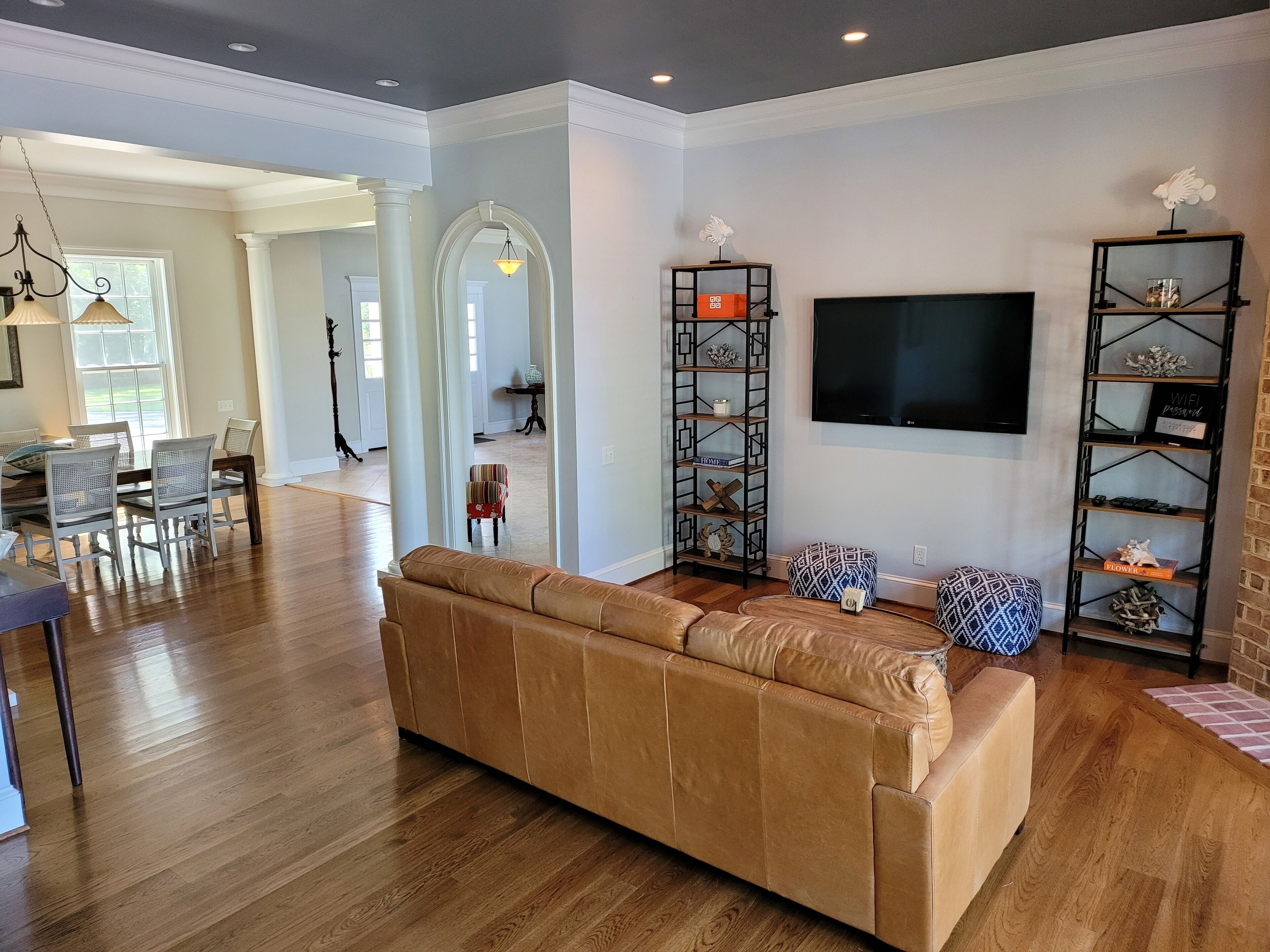 Exquisite Water Front Estate. Pool, Crabbing off private dock and sunset kayaks.