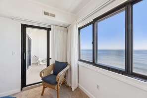 Group,Bedroom, - FREE DAILY ACTIVITIES! LINENS INCLUDED*!  The PLAZA. Direct Oceanfront 2BR/2BA condo with semi-private den that can be closed off. (Ocean City)