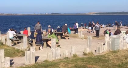 Great location: golf, walking, sandy beach, viewing dolphins.