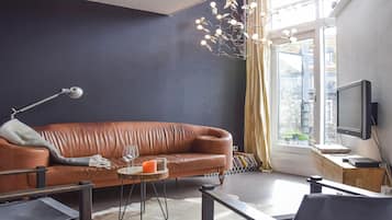 Smart-TV, Kamin, DVD-Player