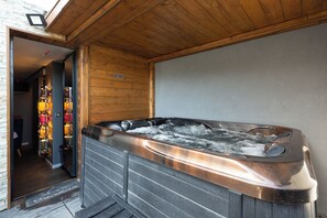 Baignoire à remous extérieure