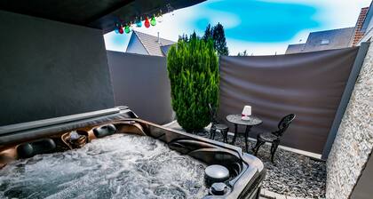 Le Coin des Amoureux âą Jacuzzi âą Sauna âą Terrasse