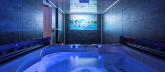 Villa 250m² with private spa, barbecue, table football