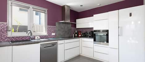 Frigorifero, microonde, forno, lavastoviglie