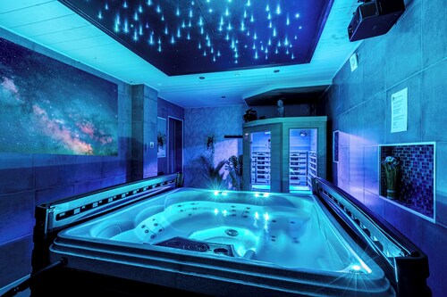 Villa 180m² with private spa, barbecue, table football