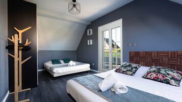 5 camere, una scrivania, ferro/asse da stiro, Wi-Fi gratuito