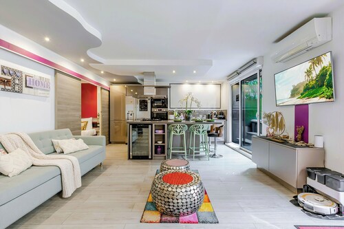 Jacuzzi privé, sauna, borne d'arcade, terrasse, AC, Gite le 14