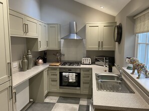 Fridge, microwave, oven, stovetop - Clan Young Suite (Berwick Upon Tweed)