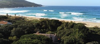 Villa pieds dans l'eau, Corse du sud, Cargèse
