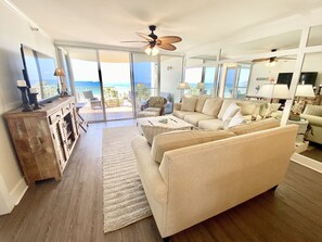 Smart TV, DVD player, books - Gulfside Hidden Dunes Steps to Beach, Pool, Tennis, Pickleball (Miramar Beach)