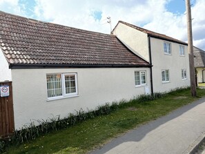 Cottage | Exterior - Sweetpea Cottage in Louth (Louth)