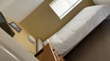 Cottage | 2 bedrooms, iron/ironing board, free WiFi, bed sheets