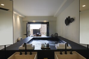 Private spa tub - Villa with outdoor pool for 8 persons (West Mani)