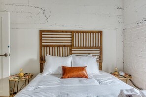 1 bedroom, iron/ironing board, WiFi, bed sheets - Sosuite | 1BR Loft w W/D, Gym, Lounge (Philadelphia)