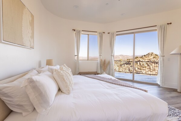 6 bedrooms, desk, iron/ironing board, free WiFi