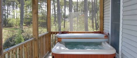 Tina de hidromasaje al aire libre