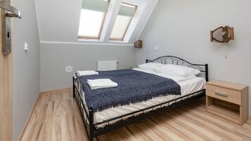 Apartment, 1 Bedroom, Balcony | 1 bedroom, bed sheets