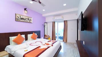 Habitación Royal, balcón | Decoración individual, mobiliario individual, escritorio