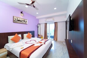 Habitación Royal, balcón | Decoración individual, mobiliario individual, escritorio